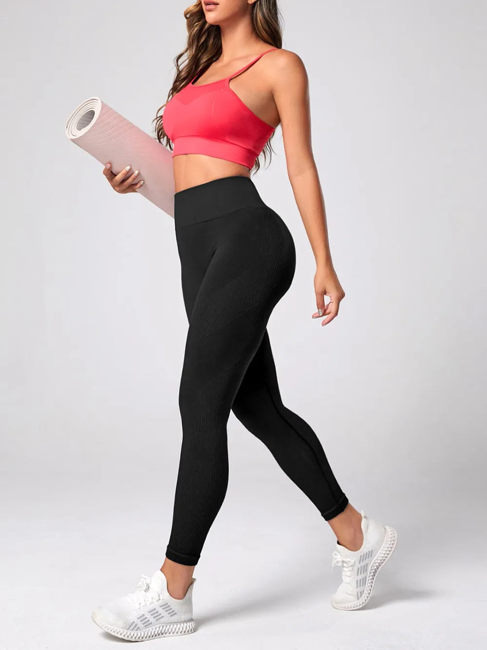Lady Wearing The High Waist Active Leggings-3